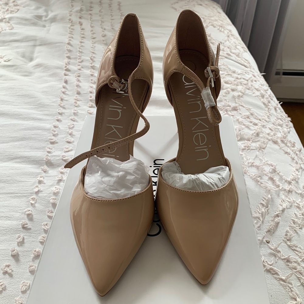 NWT - Calvin Klein nude pointed toed heels - Picture 2 of 3